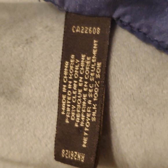 Scarf - Picture 7 of 10